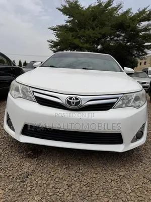 Toyota Camry XLE 4dr Sedan (2.5L 4cyl 6A) 2012 White