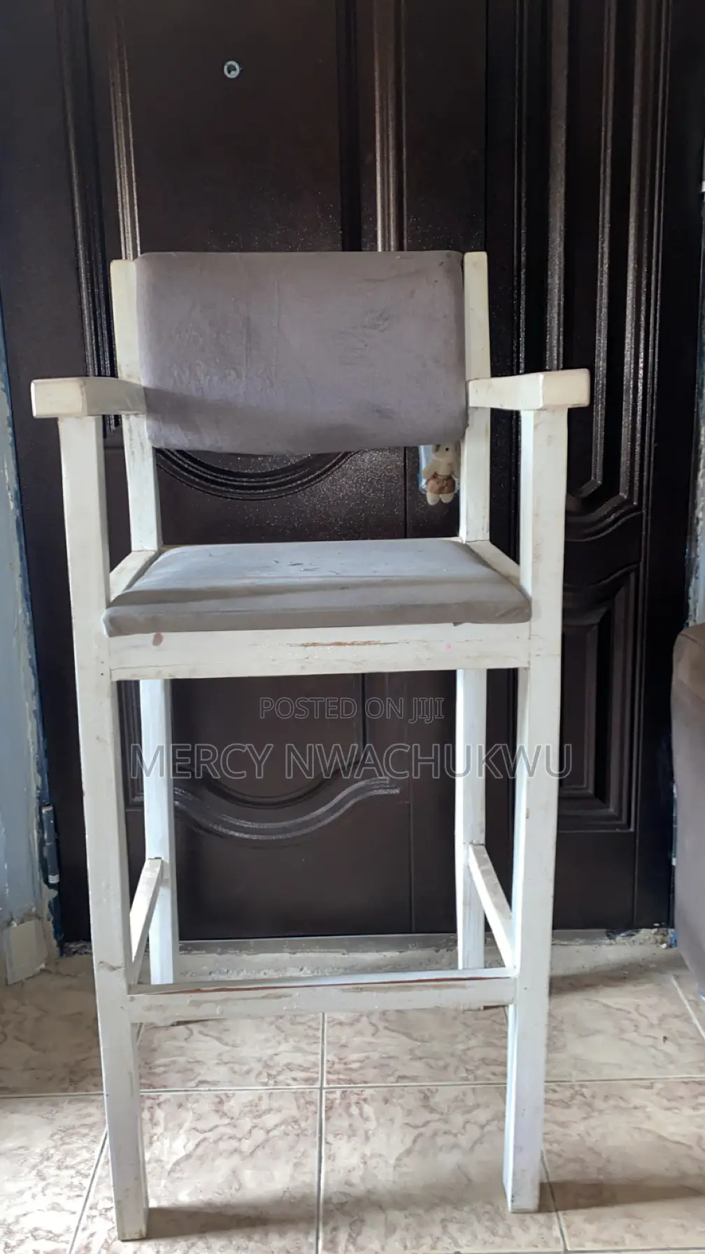 Makeup / Indoor Chair