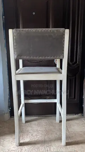 Makeup / Indoor Chair