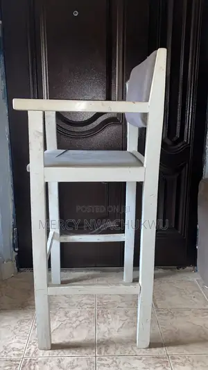 Makeup / Indoor Chair