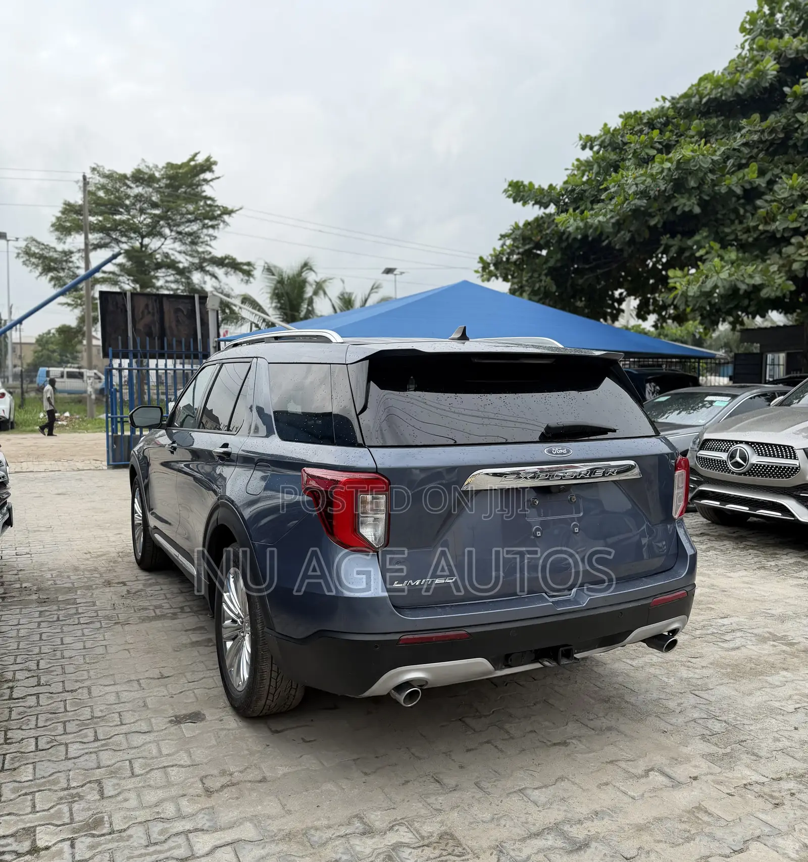 Ford Explorer Limited 2021 Blue