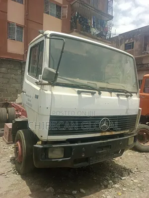 1117 Mercedes Benz Truck 6 Tyres (Foreign Used)
