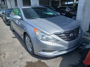 Hyundai Sonata SE 2.0T Sedan FWD (2.0L 4cyl 6A) 2011 Silver