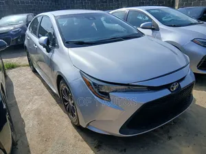 Toyota Corolla LE 2022 Silver