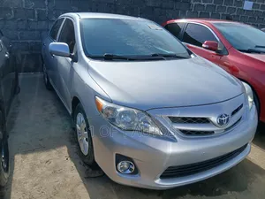 Toyota Corolla LE 4dr Sedan (1.8L 4cyl 4A) 2012 Silver
