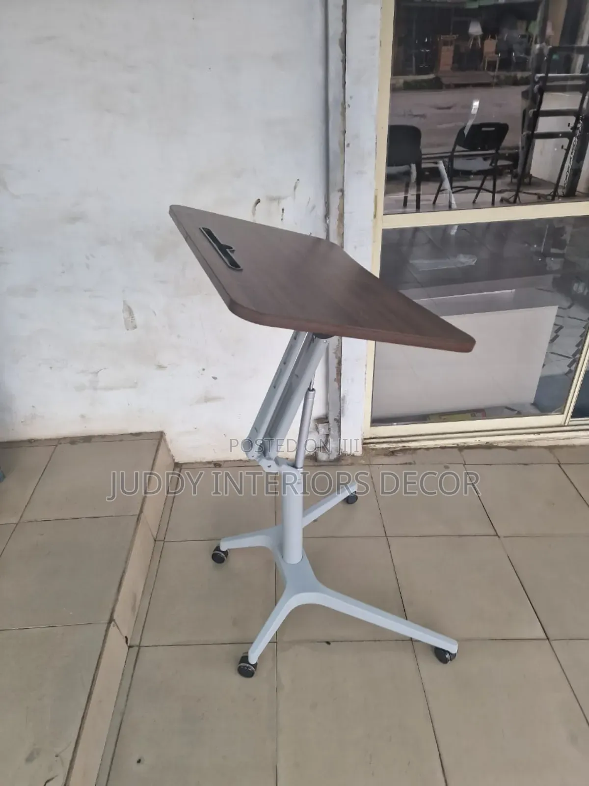 Adjustable Pulpit Stand