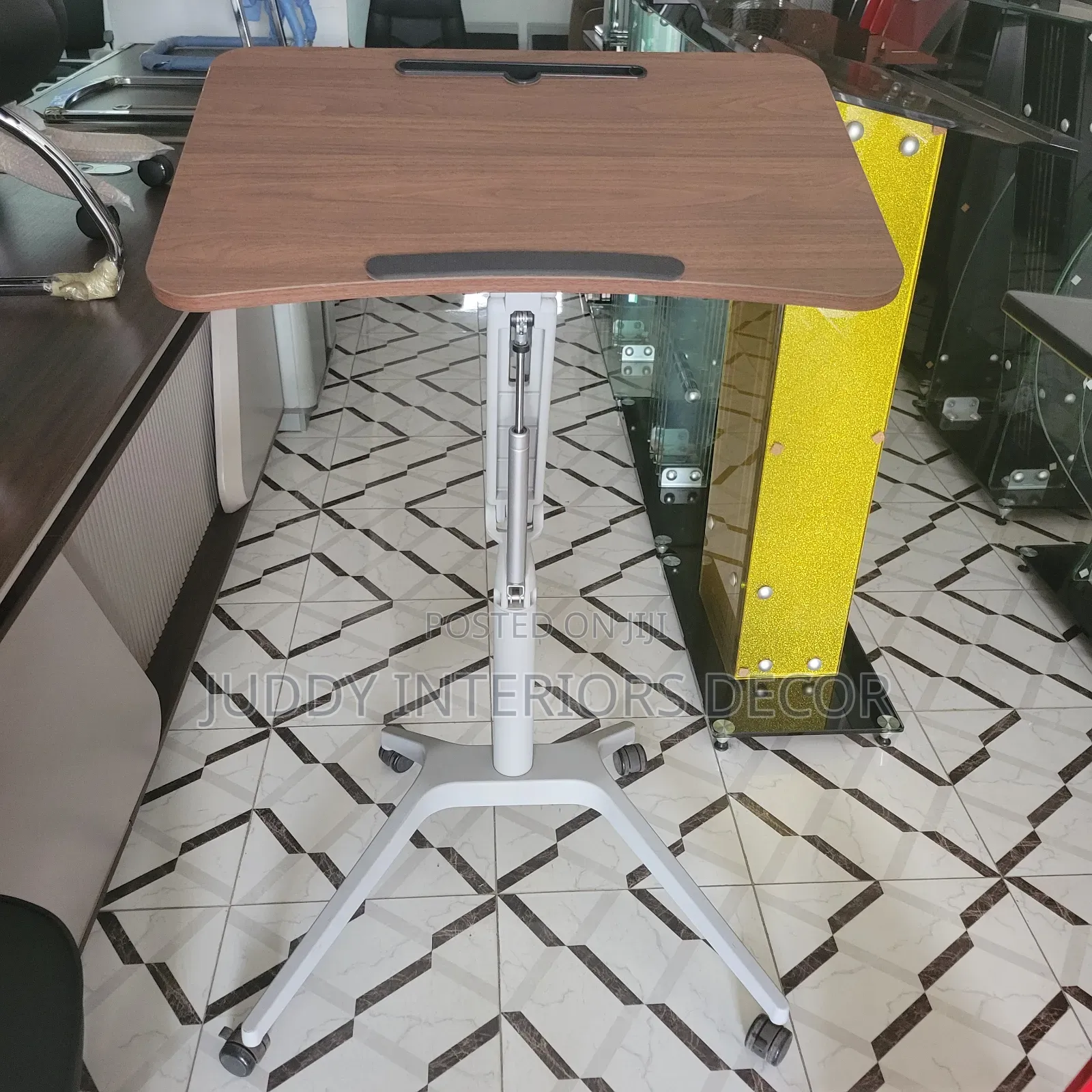 Adjustable Pulpit Stand