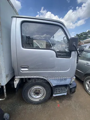 Nissan Cabstar Container