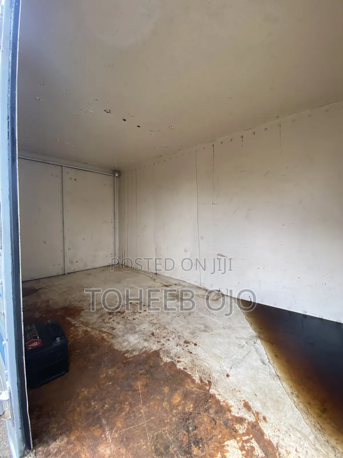 Nissan Cabstar Container