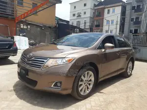 Toyota Venza 2010 Gold