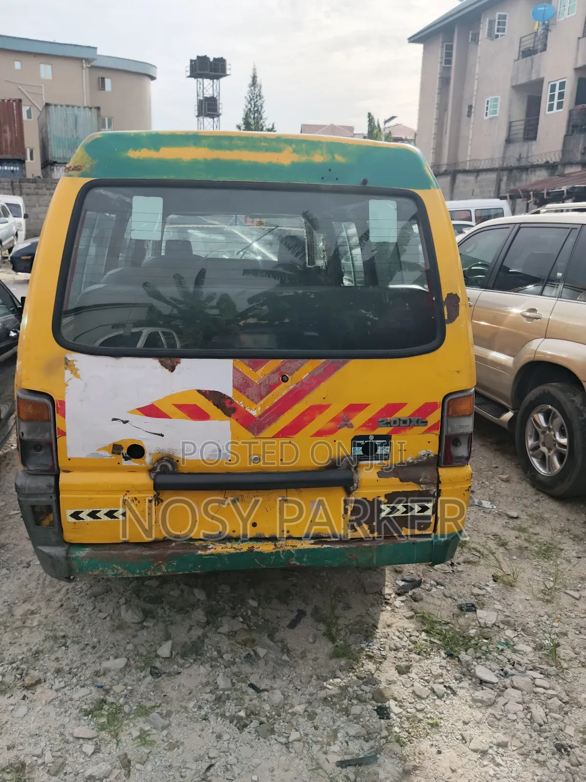 Mitsubishi L300 2005 Yellow