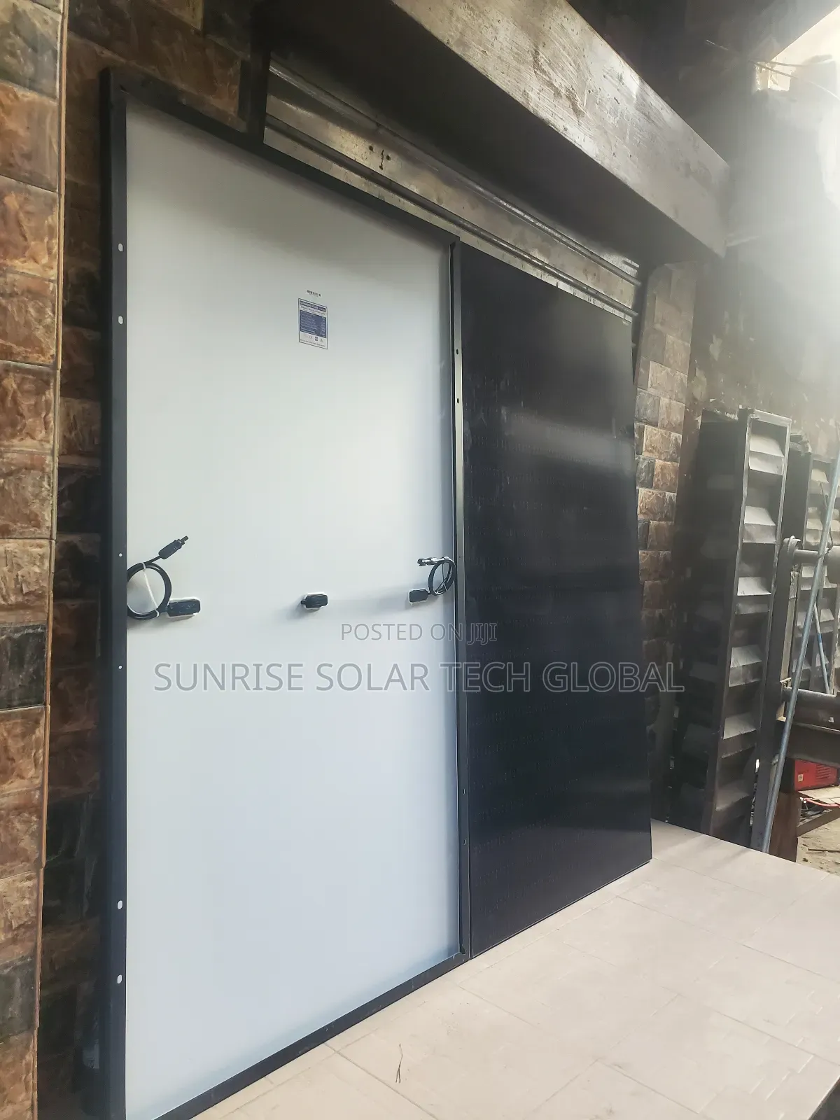 550w Solar Panels All Black