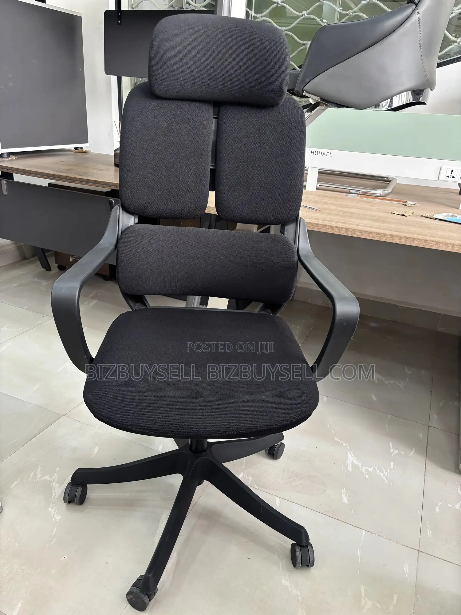 Swivel Mesh Chair