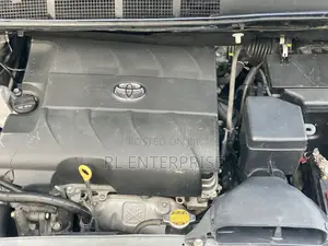 Toyota Sienna SE Premium 8-Passenger 4dr Minivan (3.5L 6cyl 6A) 2015