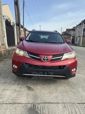 Toyota RAV4 XLE 4dr SUV AWD (2.5L 4cyl 6A) 2015 Red