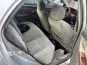 Toyota Corolla LE 2005 Silver