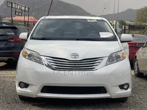 Toyota Sienna XLE 7 Passenger Mobility 2012 White