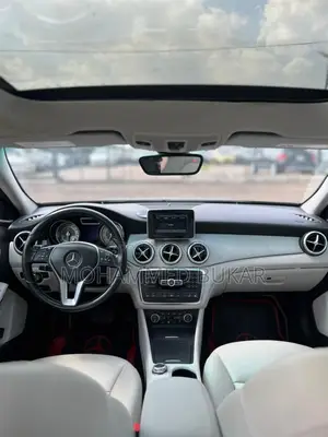 Mercedes-Benz GLA 250 2015 Blue