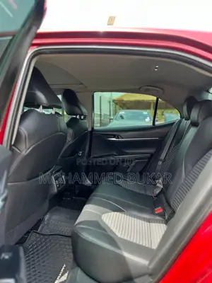 Toyota Camry SE (2.5L 4cyl 8A) 2019 Burgundy