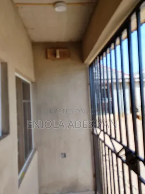 1bdrm Block of Flats in Bomoda Oku Dagota, Igbogbo for rent