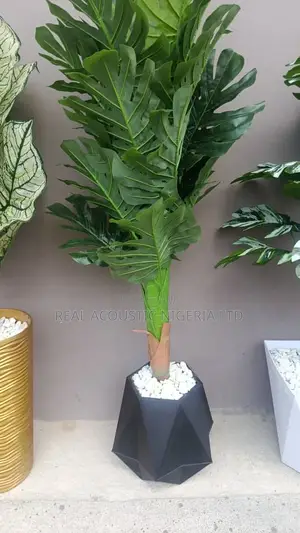 Artificial Monstera Deliciosa in Geometric Faceted Planter
