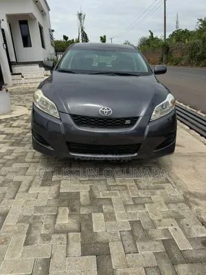 Toyota Matrix S Hatchback AWD (2.4L 4cyl 4A) 2010 Gray