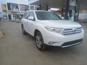 Toyota Highlander Limited 2012 White