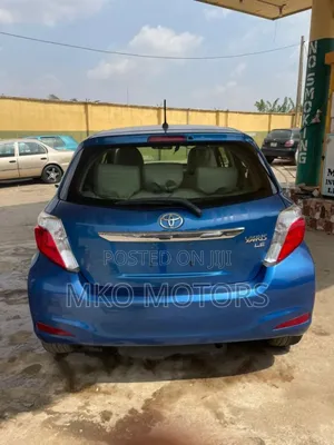 Toyota Yaris LE Hatchback 5dr 2012 Blue