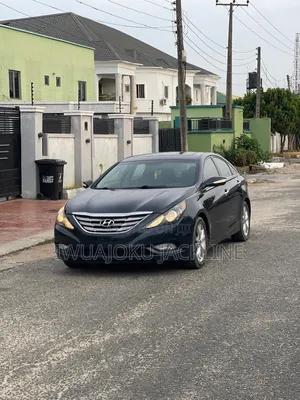 Hyundai Sonata Limited 2.0T Sedan (2.0L 4cyl 6A) 2012 Gray