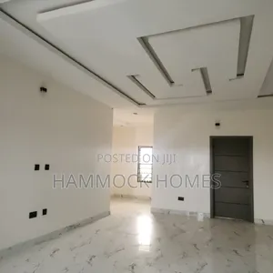 3bdrm Block of Flats in Kolapo Ishola Gra, Akobo for rent