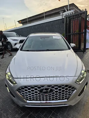 Hyundai Sonata Limited Sedan FWD (2.4L 4cyl 6A) 2017 Silver