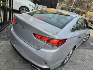 Hyundai Sonata Limited Sedan FWD (2.4L 4cyl 6A) 2017 Silver