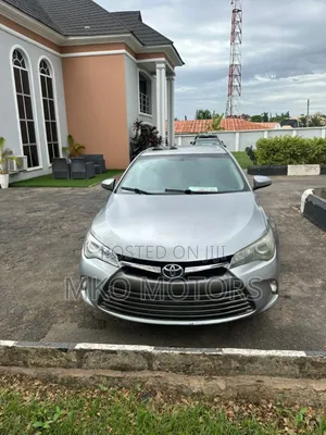 Toyota Camry SE 4dr Sedan (2.5L 4cyl 6A) 2015 Silver