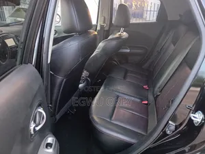 Nissan Juke SV 4dr Hatchback (1.6L 4cyl Turbo CVT) 2014 Black