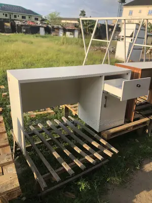 1.4 Meter Office Table