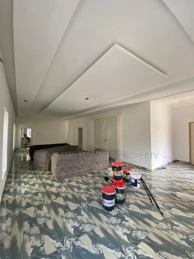 5bdrm Duplex in Mega Mound Estate, Ikota for rent