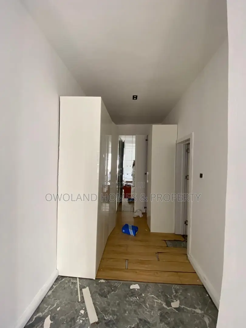5bdrm Duplex in Mega Mound Estate, Ikota for rent
