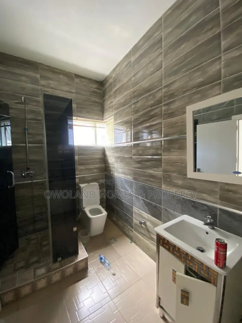 5bdrm Duplex in Mega Mound Estate, Ikota for rent