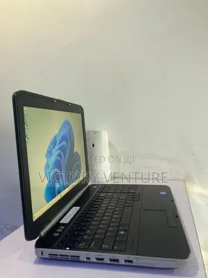 Laptop Dell Latitude E5520 4GB Intel Core i5 HDD 250GB