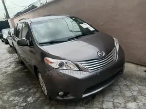 Toyota Sienna Limited 7 Passenger 2012 Gray