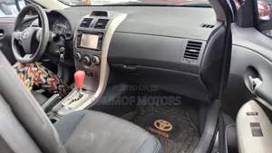 Toyota Corolla LE 4dr Sedan (1.8L 4cyl 4A) 2012 Gray