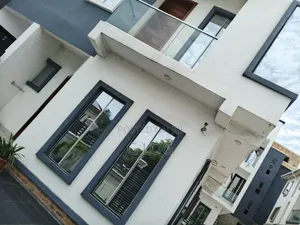 5bdrm Duplex in Agungi for sale