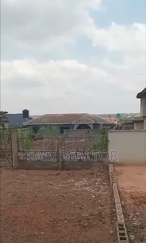 Commercial 800am2 With 2 Bedroom Setback On Ikola Road For Sale