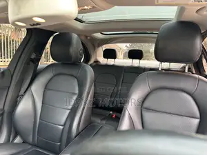 Mercedes-Benz C300 Luxury 4dr AWD 4Matic Sedan (2.0L 4cyl 7A) 2015