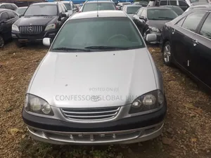 Toyota Avensis 2004 Silver