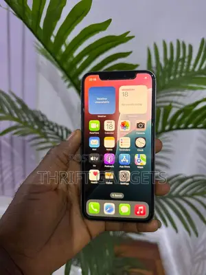 Apple iPhone XS 64 GB White