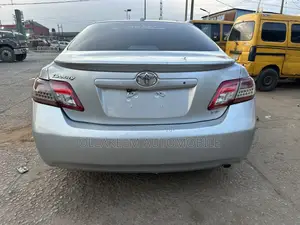 Toyota Camry 2010 Silver