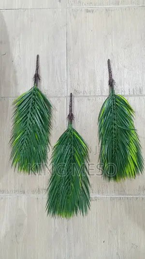 Green Leaf Available as Seen