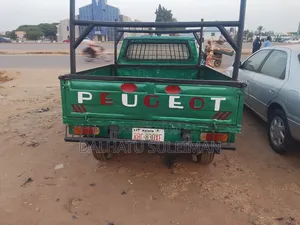 Peugeot 504 1985 Green