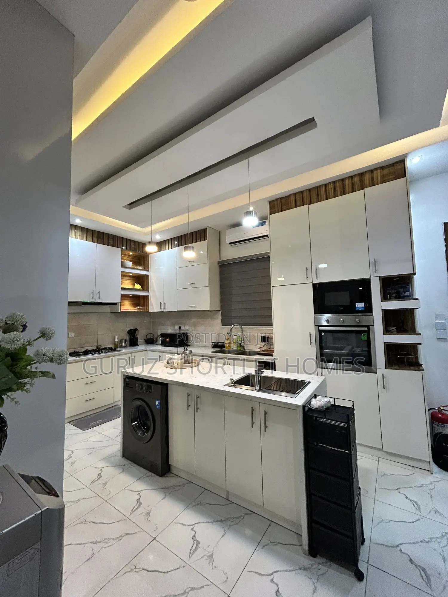 Smart Luxry Home in Ikeja Gra 3bed, Ps5, Pool, Wifi, 24/7 Pw